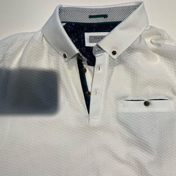 Ted Baker Polo, white. Size 4 (M / L). Great for Golf. Like new condition. - Picture 3 of 3